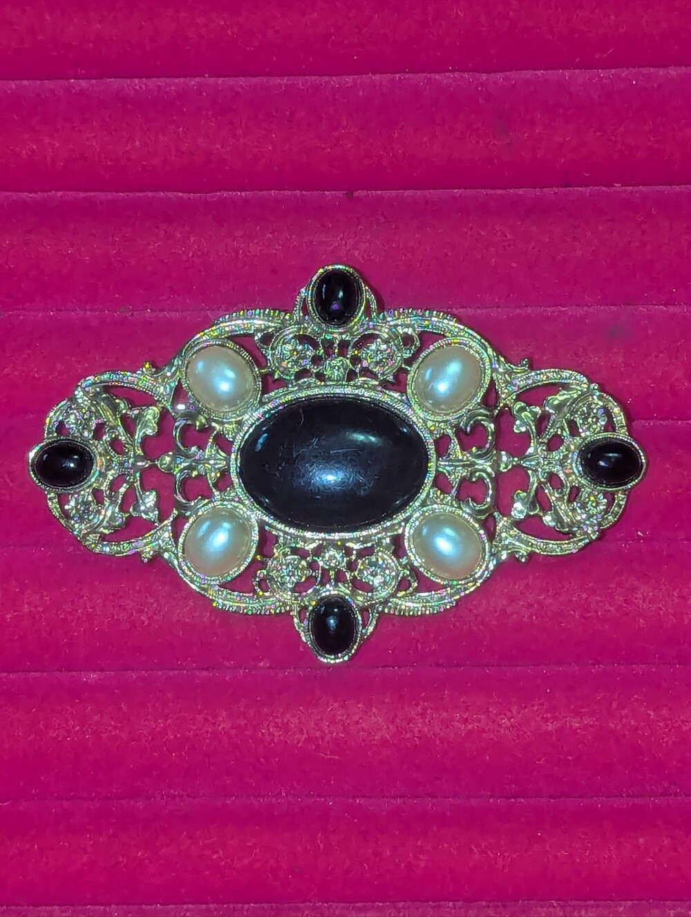 Vtg Gold-Tone Black Stone AB Pearl Filigree Brooch